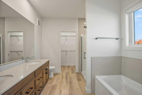 151 Cedar Square, Blackfalds, AB - Indoor Photo Showing Bathroom