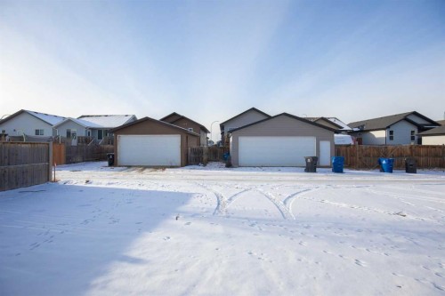 151 Cedar Square, Blackfalds, AB - Outdoor