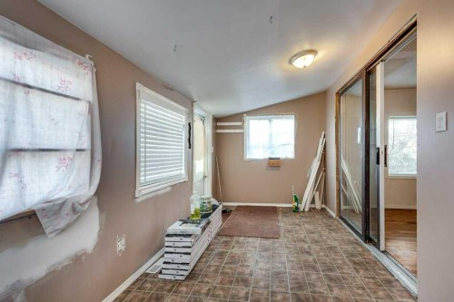 4515 50 Avenue, Innisfail, AB - Indoor Photo Showing Other Room