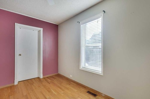 4515 50 Avenue, Innisfail, AB - Indoor Photo Showing Other Room