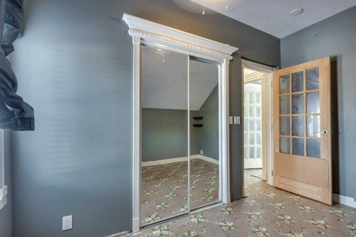 4515 50 Avenue, Innisfail, AB - Indoor Photo Showing Other Room