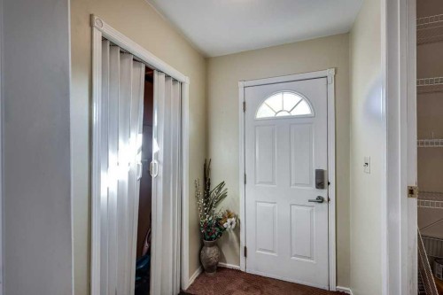 4515 50 Avenue, Innisfail, AB - Indoor Photo Showing Other Room