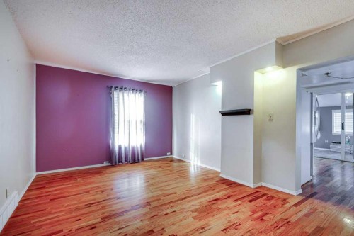 4515 50 Avenue, Innisfail, AB - Indoor Photo Showing Other Room