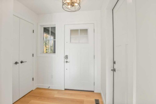 5 Songbird Green, Sylvan Lake, AB - Indoor Photo Showing Other Room