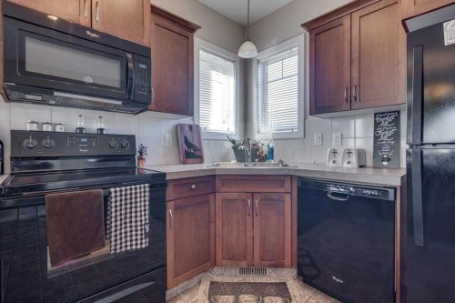 84 Tanner Street, Red Deer, AB - Indoor Photo Showing Kitchen