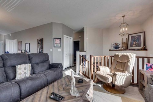84 Tanner Street, Red Deer, AB - Indoor Photo Showing Living Room