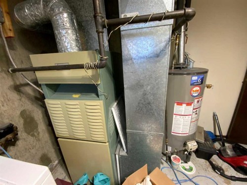 443 4 Avenue Se, Three Hills, AB - Indoor Photo Showing Basement