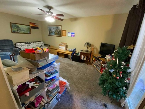 443 4 Avenue Se, Three Hills, AB - Indoor