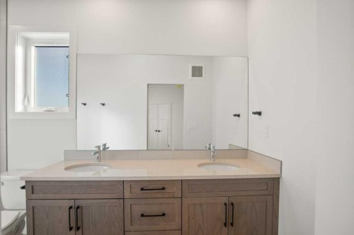 112 Gray Close, Sylvan Lake, AB - Indoor Photo Showing Bathroom