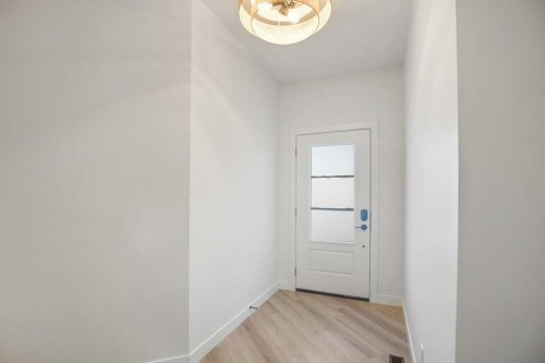 112 Gray Close, Sylvan Lake, AB - Indoor Photo Showing Other Room
