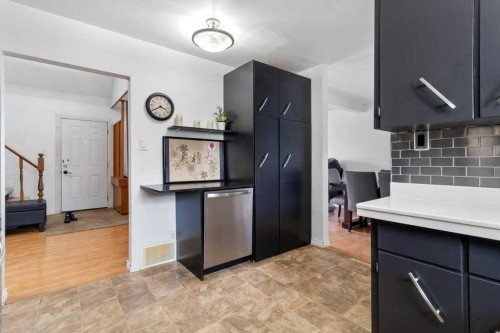 9 Ockley Close, Red Deer, AB - Indoor