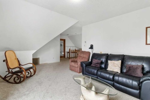 9 Ockley Close, Red Deer, AB - Indoor Photo Showing Living Room