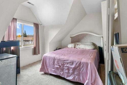 9 Ockley Close, Red Deer, AB - Indoor Photo Showing Bedroom