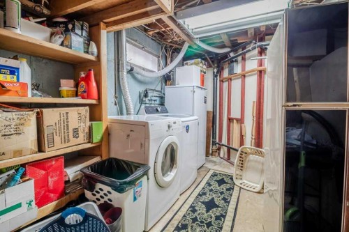 9 Ockley Close, Red Deer, AB - Indoor Photo Showing Laundry Room