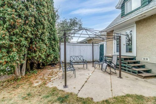 9 Ockley Close, Red Deer, AB - Outdoor