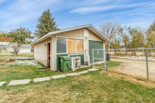 9 Ockley Close, Red Deer, AB - Outdoor