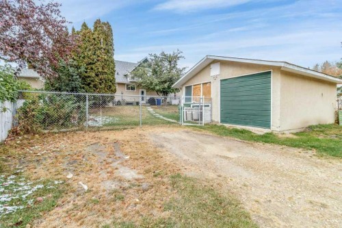 9 Ockley Close, Red Deer, AB - Outdoor