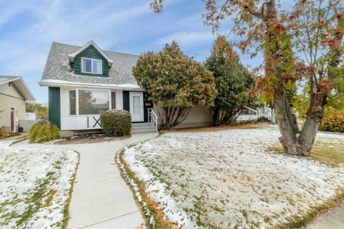 9 Ockley Close, Red Deer, AB - Outdoor