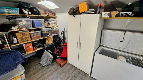 28-32351 Range Road 55, Rural Mountain View County, AB - Indoor Photo Showing Laundry Room