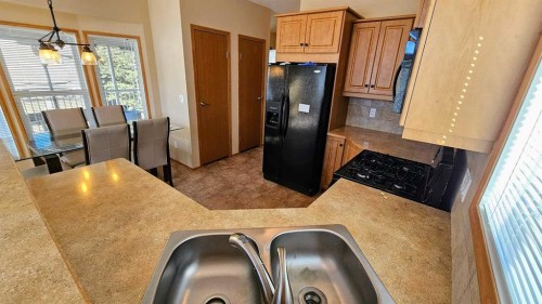 28-32351 Range Road 55, Rural Mountain View County, AB - Indoor Photo Showing Kitchen