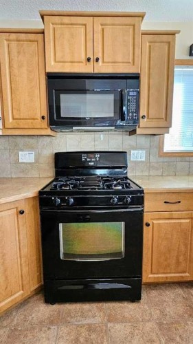 28-32351 Range Road 55, Rural Mountain View County, AB - Indoor Photo Showing Kitchen