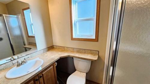 28-32351 Range Road 55, Rural Mountain View County, AB - Indoor Photo Showing Bathroom