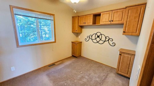 28-32351 Range Road 55, Rural Mountain View County, AB - Indoor Photo Showing Other Room