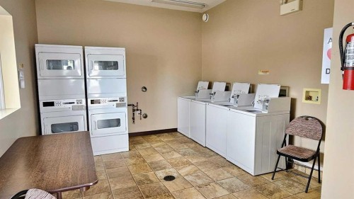 28-32351 Range Road 55, Rural Mountain View County, AB - Indoor Photo Showing Laundry Room