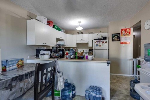 7 Nyberg Avenue, Red Deer, AB - Indoor Photo Showing Kitchen