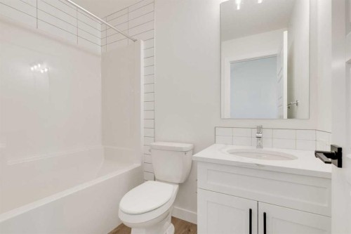 612 Buffaloberry Manor Se, Calgary, AB - Indoor Photo Showing Bathroom