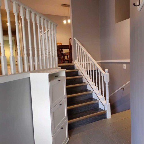 69 Willow Springs Crescent, Sylvan Lake, AB - Indoor Photo Showing Other Room