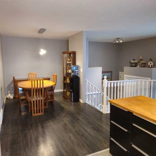 69 Willow Springs Crescent, Sylvan Lake, AB - Indoor Photo Showing Dining Room