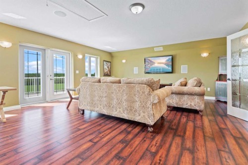 41525 Range Road 32, Rural Lacombe County, AB - Indoor Photo Showing Living Room
