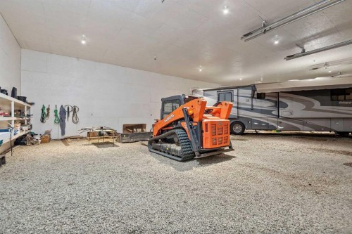 41525 Range Road 32, Rural Lacombe County, AB - Indoor Photo Showing Garage