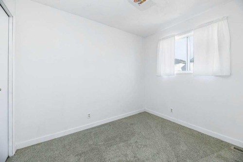 71 Good Crescent, Red Deer, AB - Indoor Photo Showing Other Room