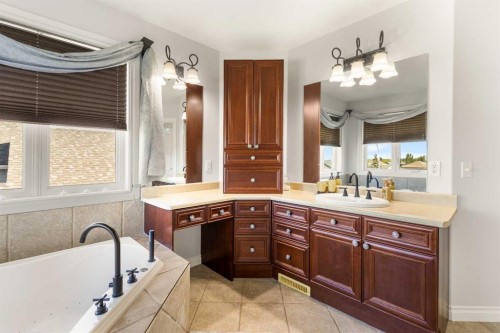 3905 44A Avenue, Drayton Valley, AB - Indoor Photo Showing Bathroom