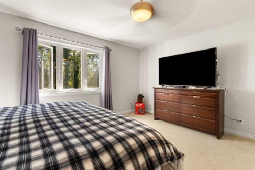 3905 44A Avenue, Drayton Valley, AB - Indoor Photo Showing Bedroom