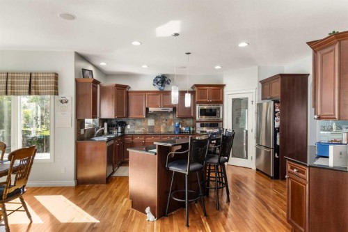 3905 44A Avenue, Drayton Valley, AB - Indoor Photo Showing Kitchen With Upgraded Kitchen