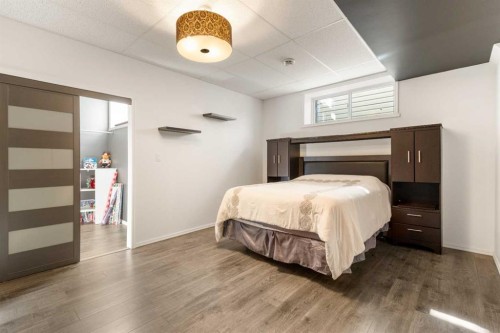 3905 44A Avenue, Drayton Valley, AB - Indoor Photo Showing Bedroom