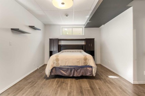 3905 44A Avenue, Drayton Valley, AB - Indoor Photo Showing Bedroom