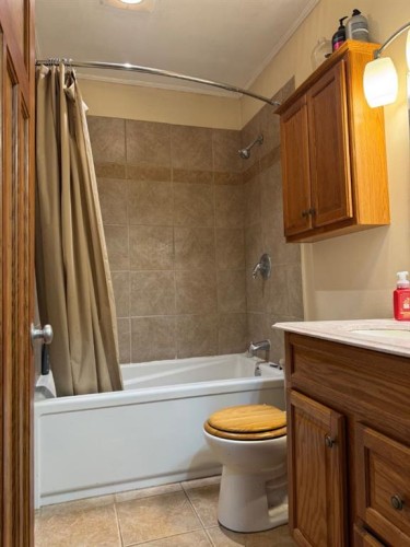 5319 47 Avenue, Wetaskiwin, AB - Indoor Photo Showing Bathroom