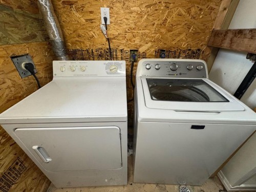 5319 47 Avenue, Wetaskiwin, AB - Indoor Photo Showing Laundry Room