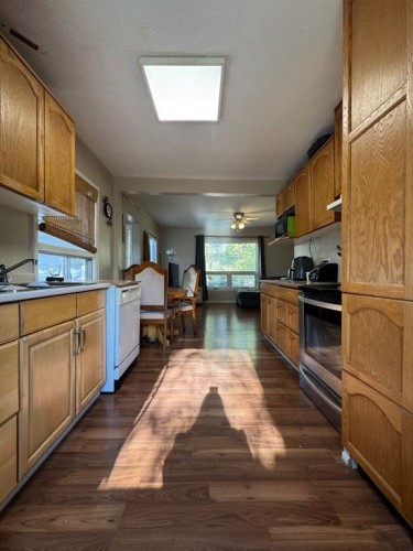 5319 47 Avenue, Wetaskiwin, AB - Indoor Photo Showing Kitchen