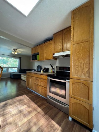 5319 47 Avenue, Wetaskiwin, AB - Indoor Photo Showing Kitchen