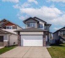 88 Henderson Crescent  Penhold, AB T0M 1R0