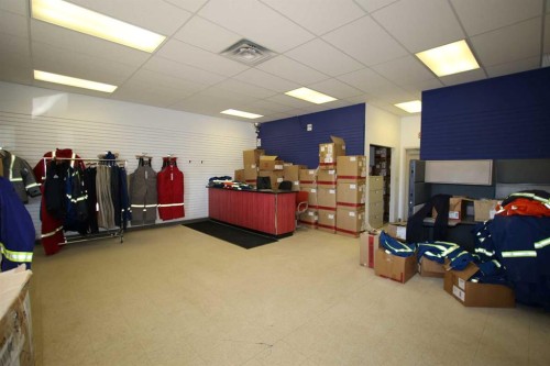 7-7621 Edgar Industrial Drive, Red Deer, AB 