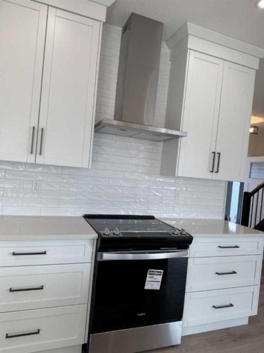 38 Tagish Avenue, Red Deer, AB - Indoor Photo Showing Kitchen