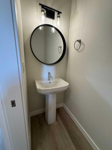 38 Tagish Avenue, Red Deer, AB - Indoor Photo Showing Bathroom