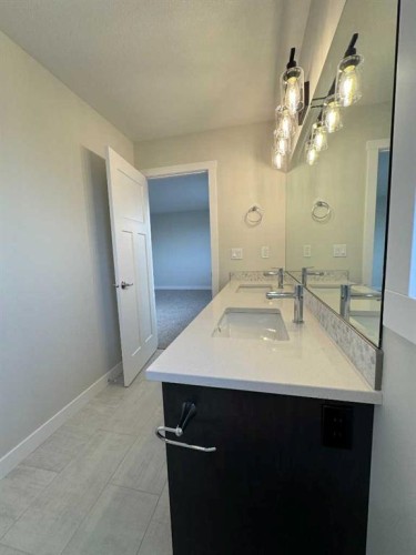 38 Tagish Avenue, Red Deer, AB - Indoor Photo Showing Bathroom