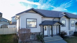 129 Henderson Crescent  Penhold, AB T0M 1R0